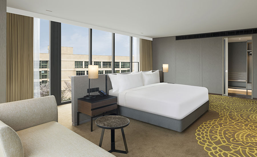 Hilton – One Bedroom King Room